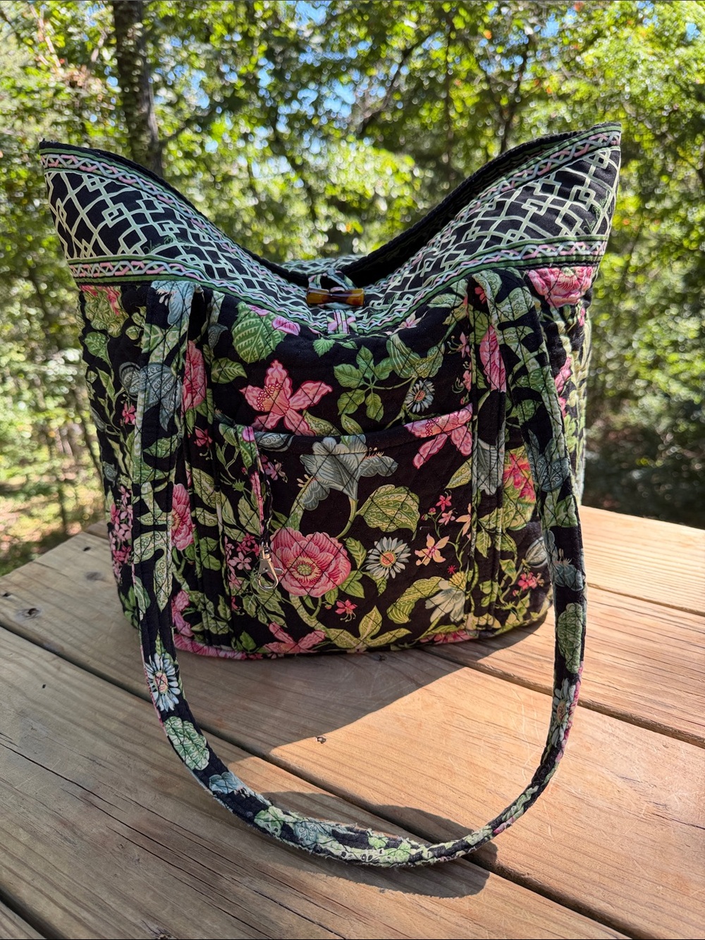 VERA BRADLEY VILLAGER TOTE RETIRED/VINTAGE